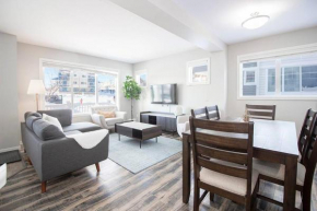 Bright & Modern 4bed 2bath Townhouse with Parking, Winnipeg